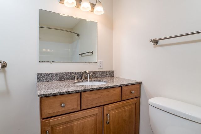 184 Cambridge Cir, Longmeadow, MA 01106