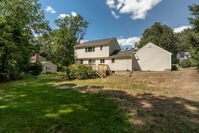 184 Cambridge Cir, Longmeadow, MA 01106