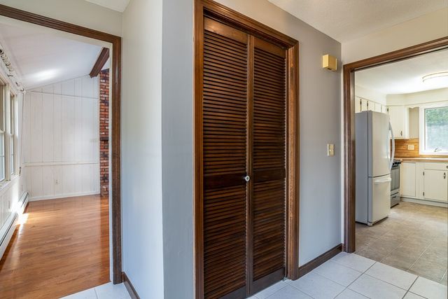 184 Cambridge Cir, Longmeadow, MA 01106