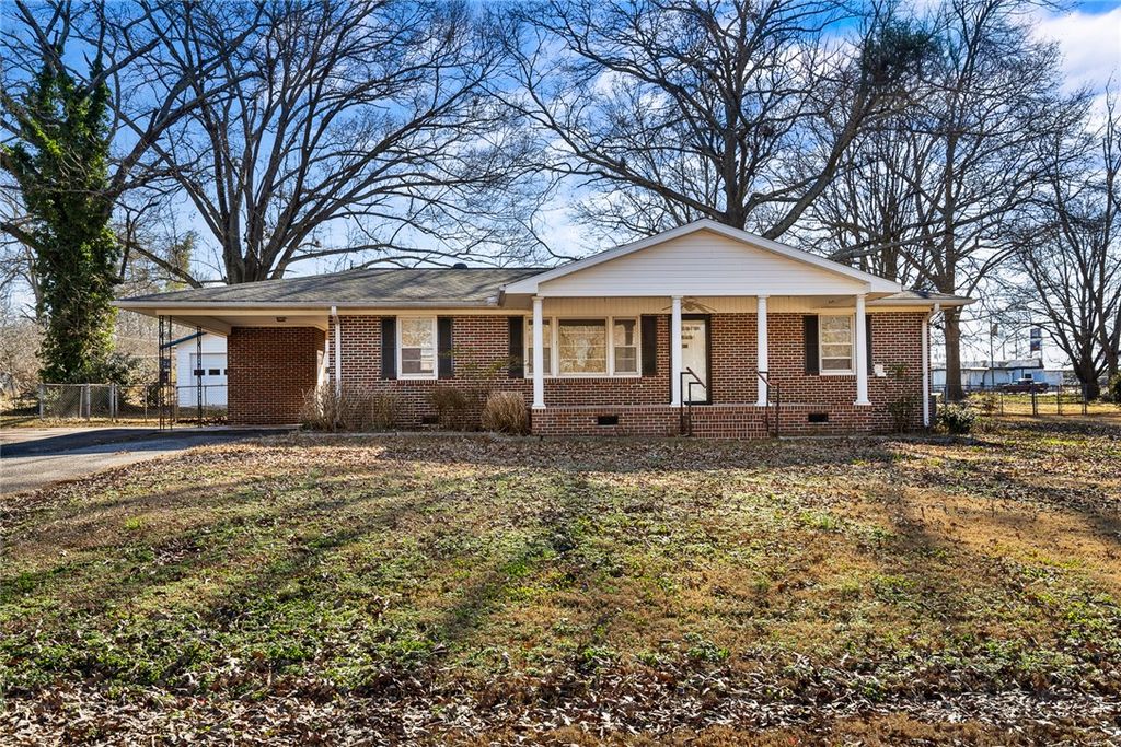126 Lowe Street, Belton, SC 29627