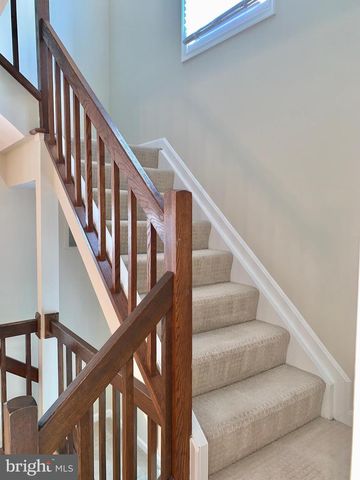 1569 TEMPLETON PL, Rockville, MD 20852