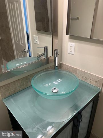 1569 TEMPLETON PL, Rockville, MD 20852