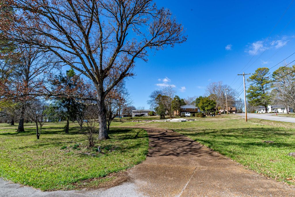 808 Meadow St, Lewisburg, TN 37091