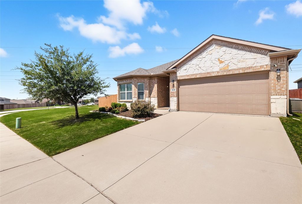 3949 Tule Ranch Road, Fort Worth, TX 76262