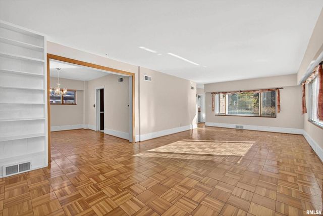 1228 COFFELT Avenue, Bettendorf, IA 52722