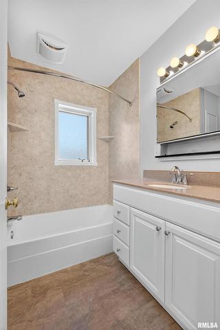 1228 COFFELT Avenue, Bettendorf, IA 52722