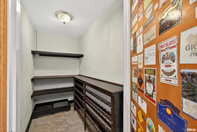 1228 COFFELT Avenue, Bettendorf, IA 52722