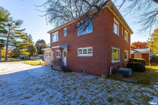 1228 COFFELT Avenue, Bettendorf, IA 52722