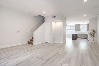 18347 Saticoy 28, Reseda, CA 91335