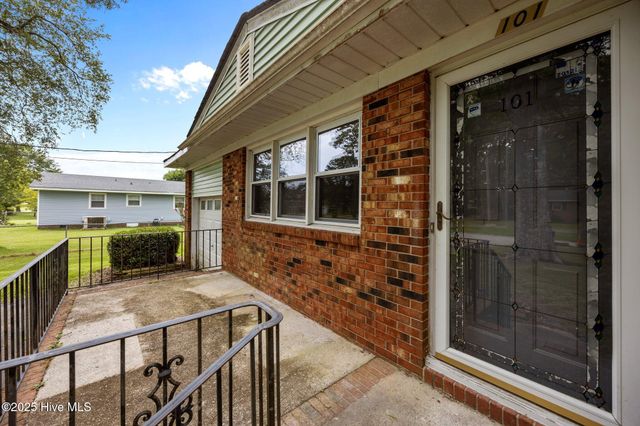 101 Pine Dale Road, Havelock, NC 28532
