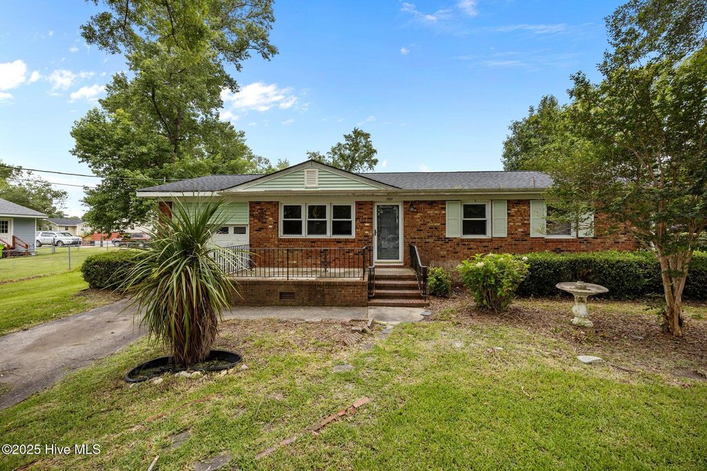 101 Pine Dale Road, Havelock, NC 28532