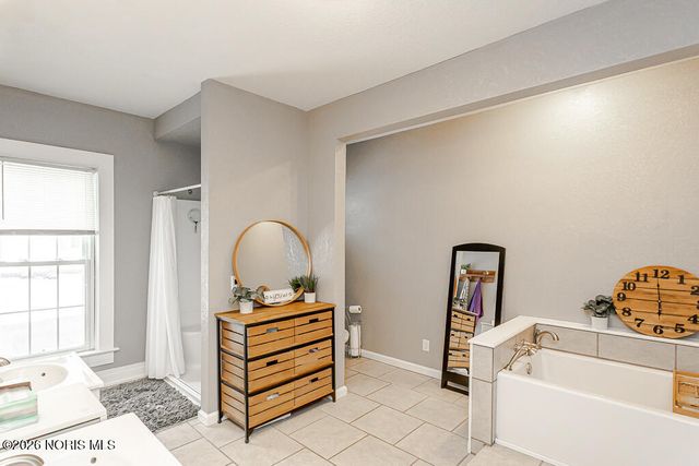 610 Wallace Avenue, Bowling Green, OH 43402