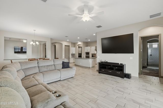 2809 W PATAGONIA Court, San Tan Valley, AZ 85144