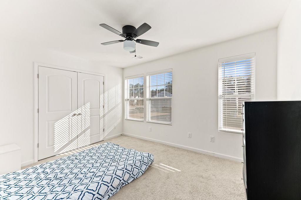 Image 12 of property listing at 518 Killdeer Road, Summerville, SC 29486