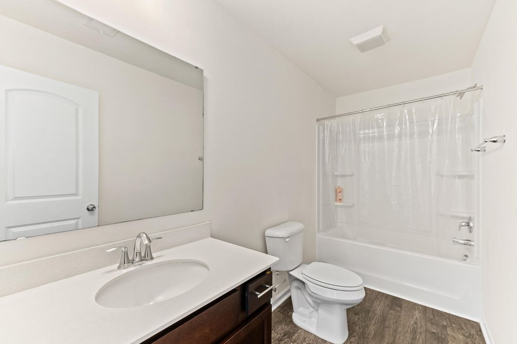 Image 13 of property listing at 518 Killdeer Road, Summerville, SC 29486