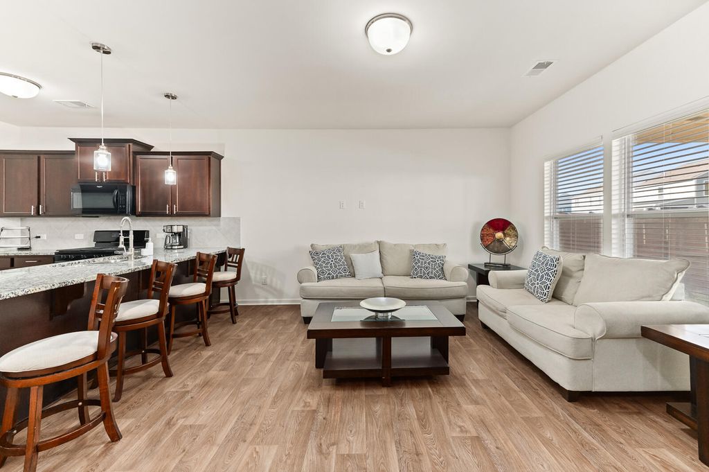 Image 8 of property listing at 518 Killdeer Road, Summerville, SC 29486