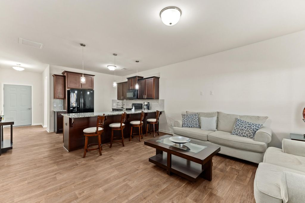 Image 9 of property listing at 518 Killdeer Road, Summerville, SC 29486