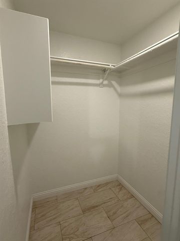 5525 Main Street, Santa Fe, TX 77510