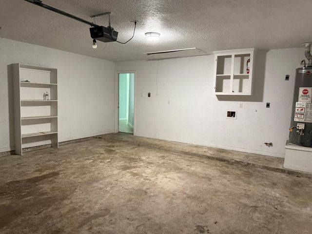 5525 Main Street, Santa Fe, TX 77510