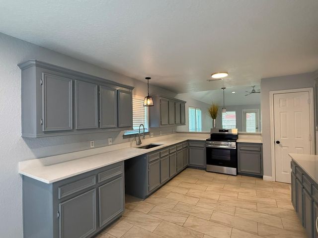 5525 Main Street, Santa Fe, TX 77510