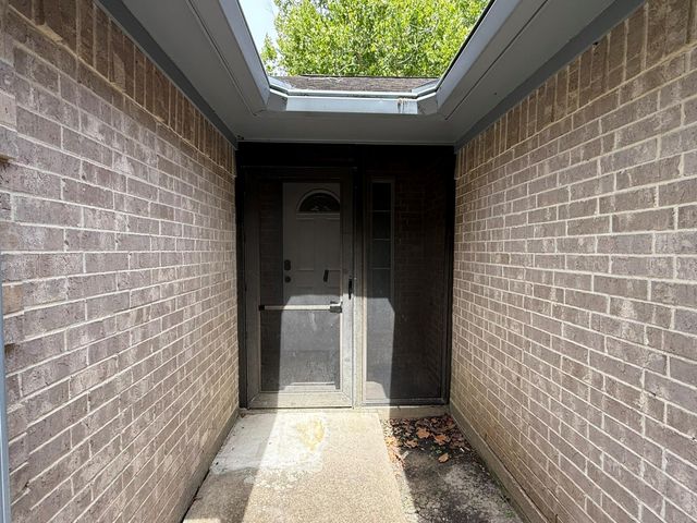 5525 Main Street, Santa Fe, TX 77510