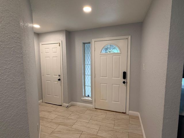 5525 Main Street, Santa Fe, TX 77510