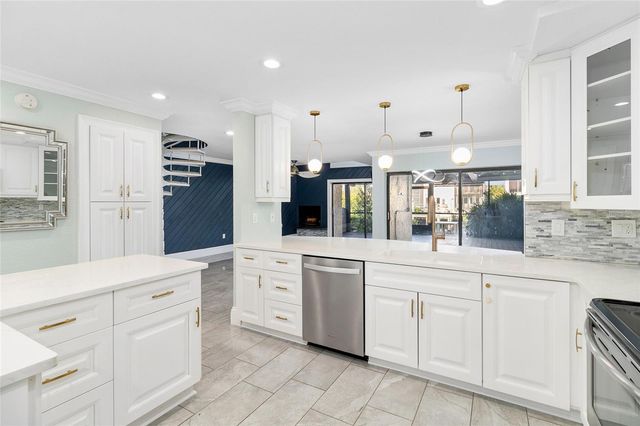 4344 OUTRIGGER LANE 4344, Tampa, FL 33615