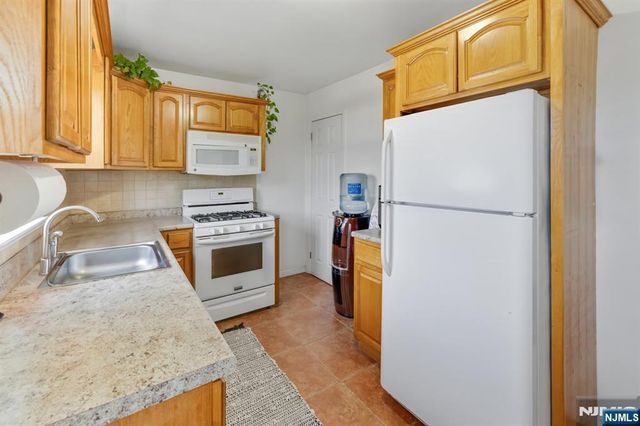 352 Chestnut Avenue, South Hackensack, NJ 07606