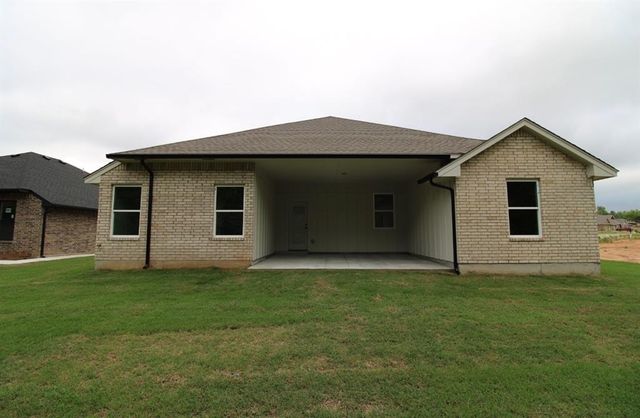 125 Firethorn Way, Noble, OK 73068