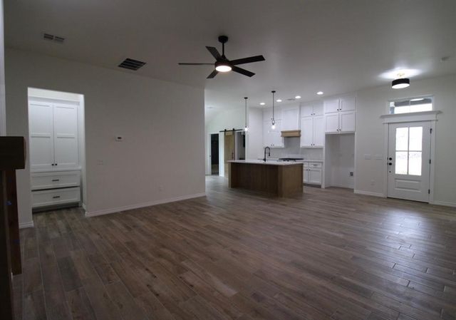 125 Firethorn Way, Noble, OK 73068