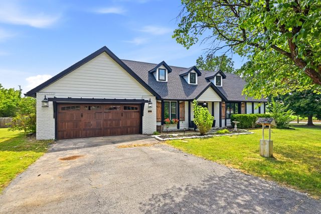 3108 W Bridlewood Trail, Ozark, MO 65721
