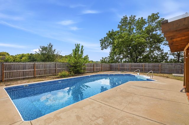 3108 W Bridlewood Trail, Ozark, MO 65721
