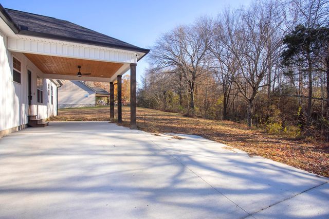 8485 Epperson Springs Rd, Westmoreland, TN 37186