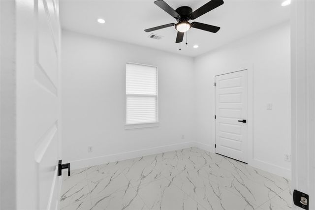 9110 Everglade B, Houston, TX 77078