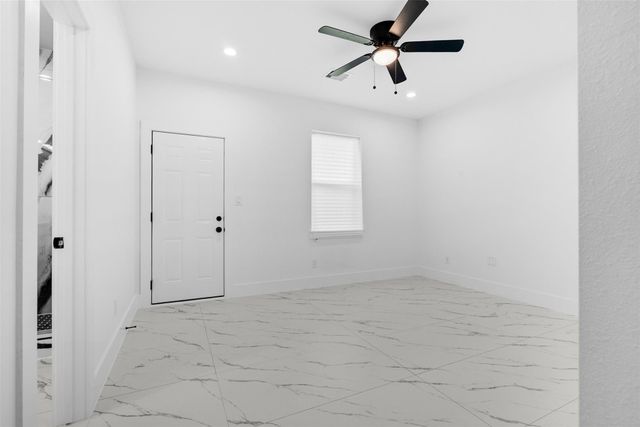9110 Everglade B, Houston, TX 77078