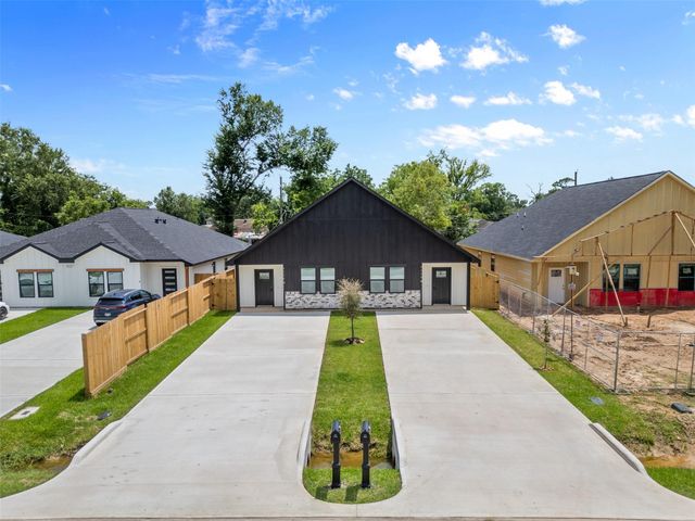 9110 Everglade B, Houston, TX 77078