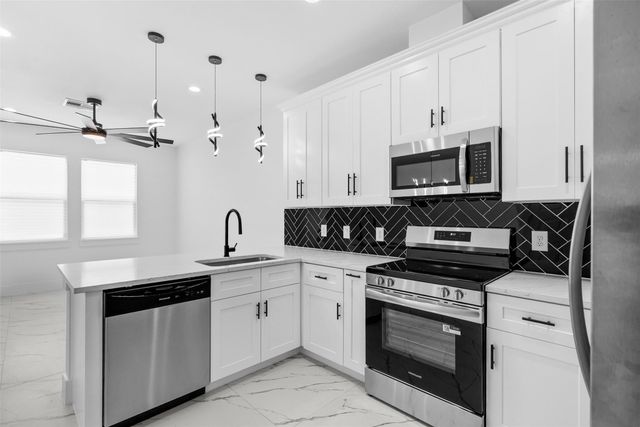 9110 Everglade B, Houston, TX 77078