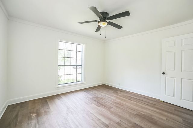 805 20th Street SE, Paris, TX 75460