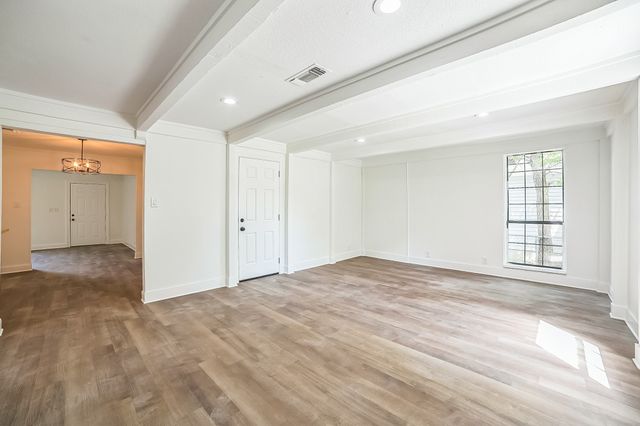 805 20th Street SE, Paris, TX 75460