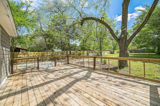805 20th Street SE, Paris, TX 75460