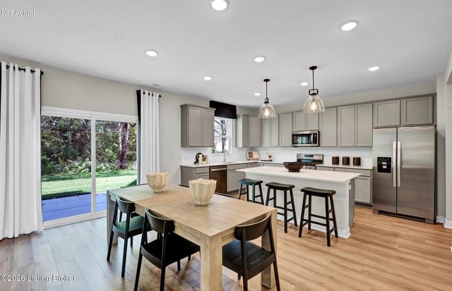 16925 Aiken Ridge Cir, Louisville, KY 40245