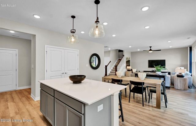 16925 Aiken Ridge Cir, Louisville, KY 40245