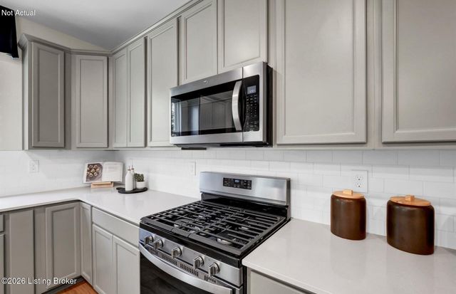 16925 Aiken Ridge Cir, Louisville, KY 40245
