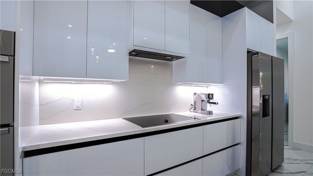 2565 28th AVE SE, Naples, FL 34117