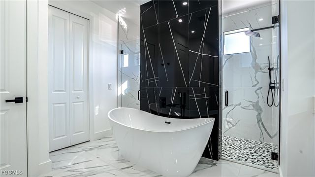 2565 28th AVE SE, Naples, FL 34117