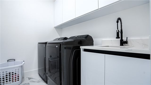 2565 28th AVE SE, Naples, FL 34117