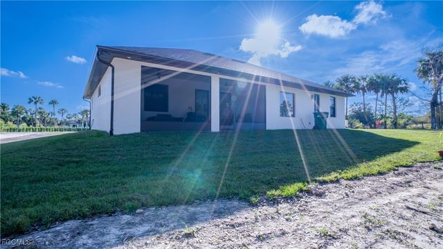 2565 28th AVE SE, Naples, FL 34117