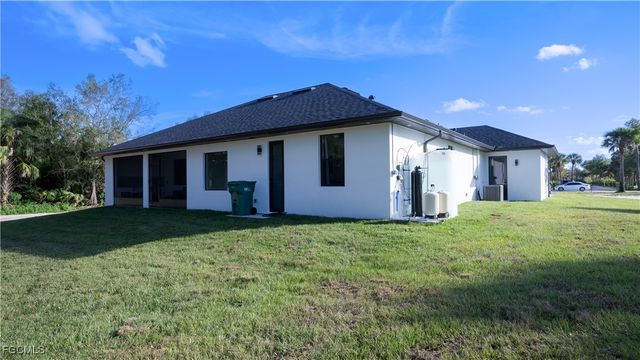 2565 28th AVE SE, Naples, FL 34117