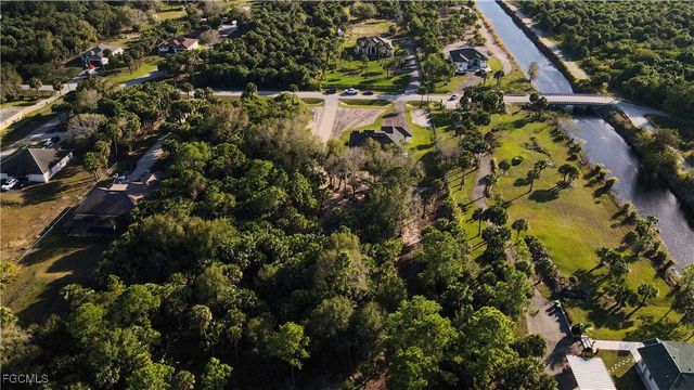 2565 28th AVE SE, Naples, FL 34117