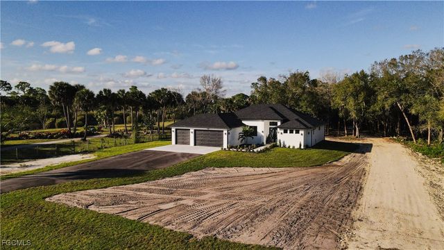 2565 28th AVE SE, Naples, FL 34117